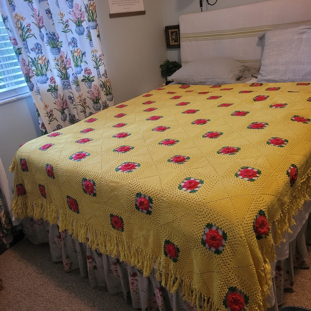 Vintage Yellow Crochet Throw Blanket with 3D Floral Design